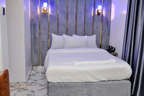 mega cloud standard room