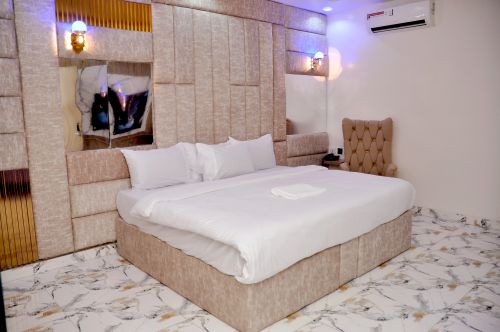 Luxury room mega cloud